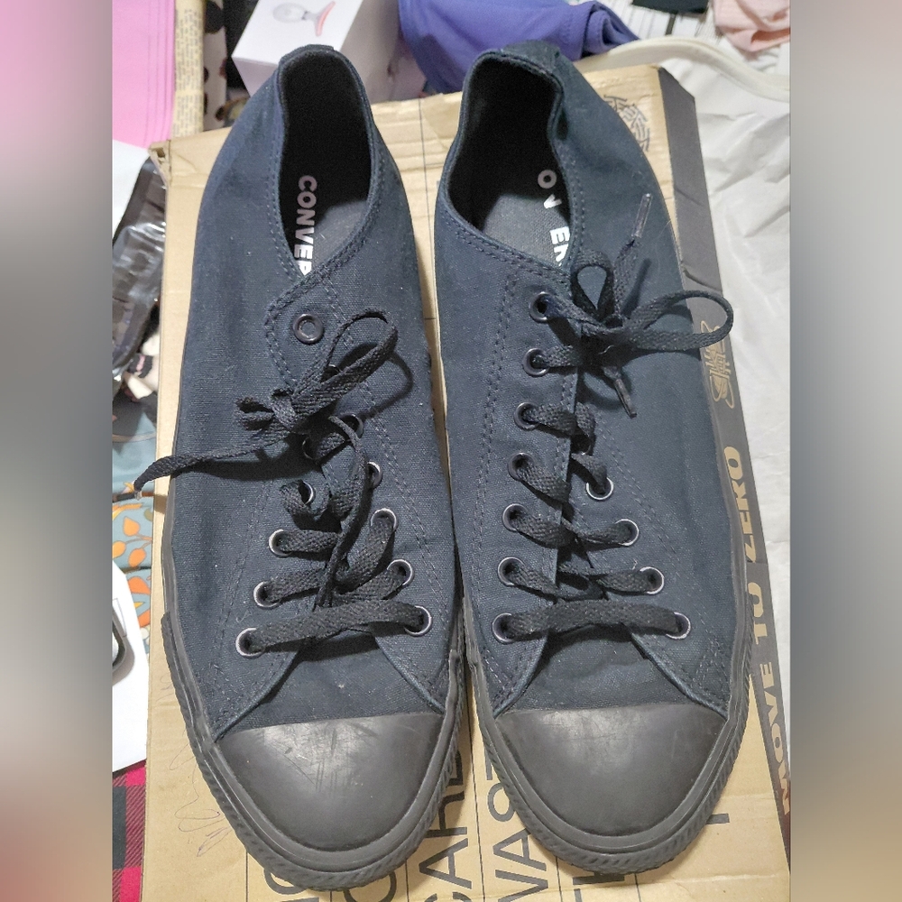 Converse Men's Dark Canvas Sneakers Nwot